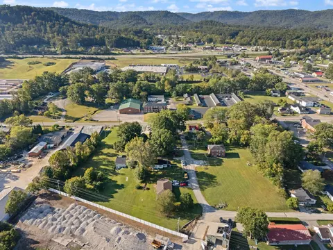 View/Area - 134 E College Ave, Stanton, KY 40380 photo 9 of 12