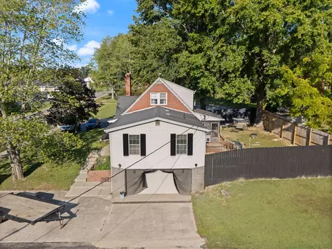 View/Area - 134 E College Ave, Stanton, KY 40380 photo 1 of 12