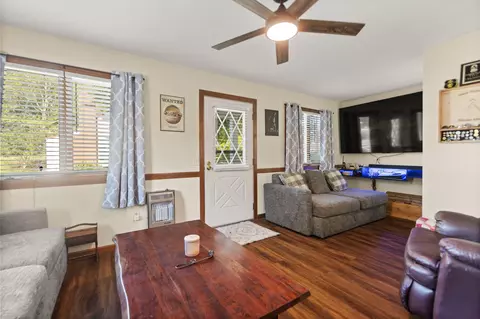 Living - 134 E College Ave, Stanton, KY 40380 photo 1 of 4