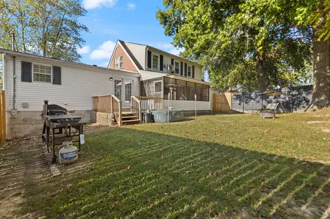 Exterior - 134 E College Ave, Stanton, KY 40380 photo 8 of 15