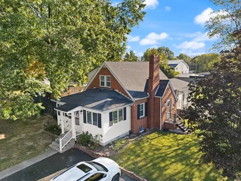 View/Area - 134 E College Ave, Stanton, KY 40380 photo 2 of 12