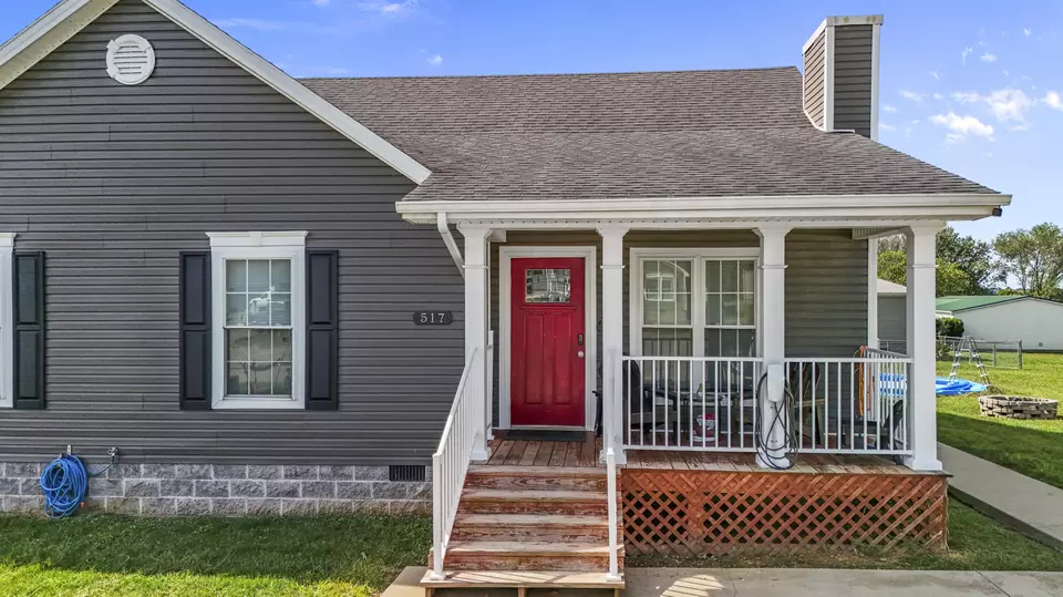 Exterior - 517 W Classic Village Ln, Mount Sterling, KY 40353 photo 2 of 2
