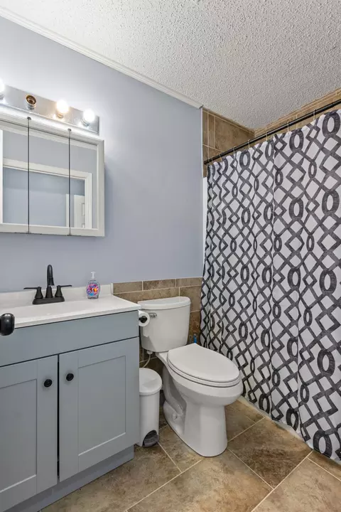 Bath - 151 Ruby Ln, Irvine, KY 40336 photo 1 of 3