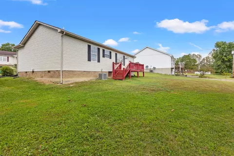 Exterior - 151 Ruby Ln, Irvine, KY 40336 photo 5 of 6