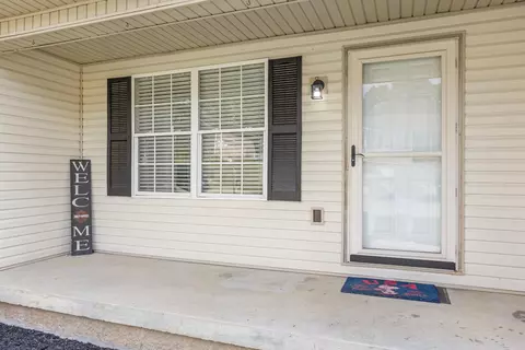 Exterior - 151 Ruby Ln, Irvine, KY 40336 photo 4 of 6
