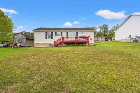 Exterior - 151 Ruby Ln, Irvine, KY 40336 photo 2 of 6