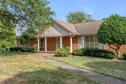 1853 Bahama Rd, Lexington, KY 40509