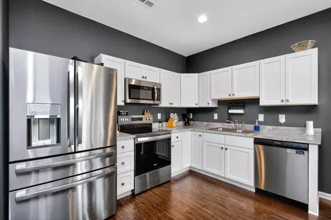 Kitchen - 145 John Davis Dr, Georgetown, KY 40324 photo 2 of 2
