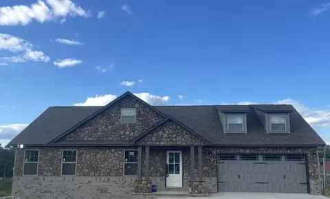 64 Queens Dr, East Bernstadt, KY 40729