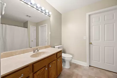 Bath - 132 Rodeo Dr, Georgetown, KY 40324 photo 1 of 2