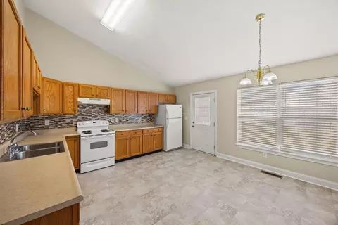Kitchen - 132 Rodeo Dr, Georgetown, KY 40324 photo 2 of 4