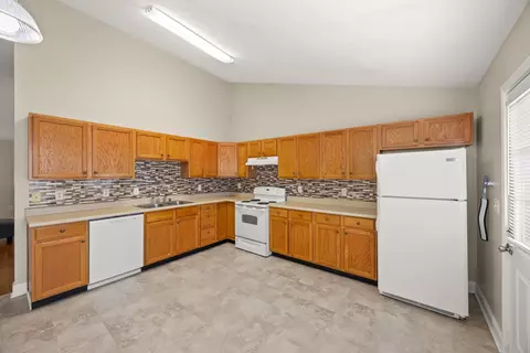 Kitchen - 132 Rodeo Dr, Georgetown, KY 40324 photo 3 of 4
