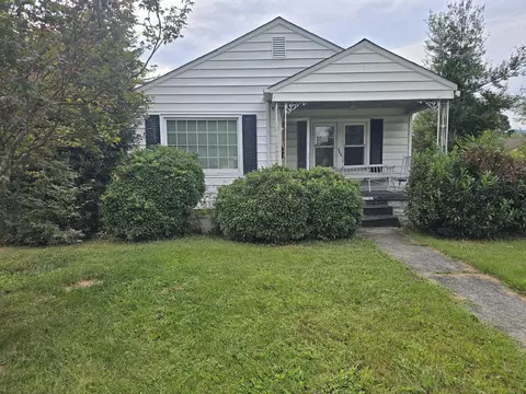 305 N 15th St, Middlesboro, KY 40965