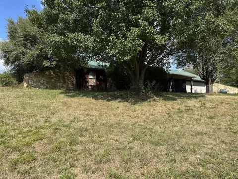 2615 Hopkins Cemetery Rd, Lily, KY 40740