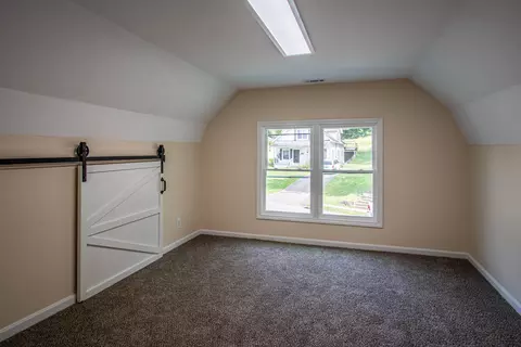 Bedroom - 406 Broadway St, Irvine, KY 40336 photo 5 of 6