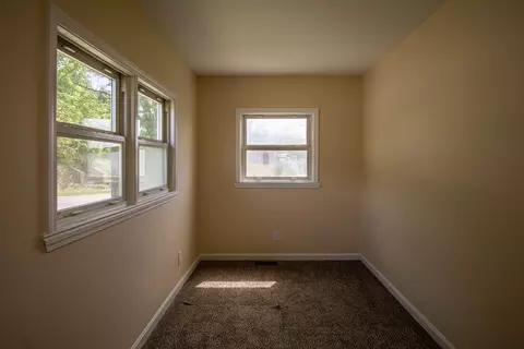 Bedroom - 406 Broadway St, Irvine, KY 40336 photo 1 of 6