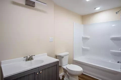 Bath - 406 Broadway St, Irvine, KY 40336 photo 1 of 3