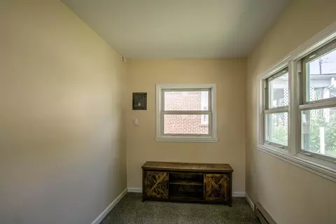 Entry Way - 406 Broadway St, Irvine, KY 40336 photo 2 of 5