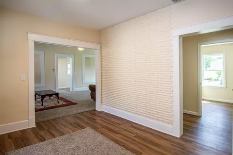 Entry Way - 406 Broadway St, Irvine, KY 40336 photo 3 of 5