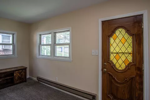Entry Way - 406 Broadway St, Irvine, KY 40336 photo 1 of 5