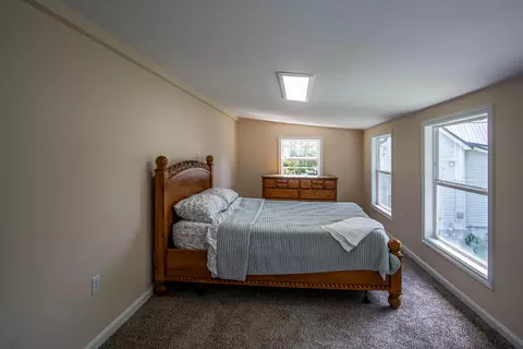 Bedroom - 406 Broadway St, Irvine, KY 40336 photo 2 of 6