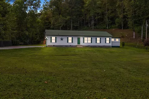 75 Cornwell Sta Rd, Frenchburg, KY 40322