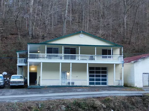 31 Husky Ln, Evarts, KY 40828