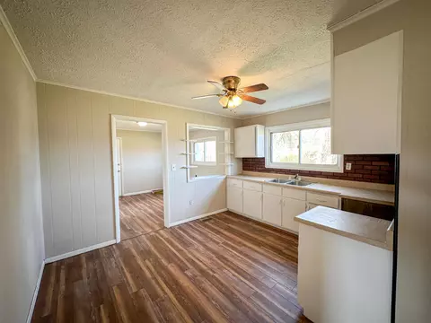 Kitchen - 411 Ky-3085, Flat Lick, KY 40935 photo 4 of 5