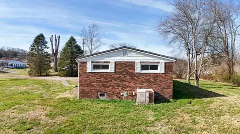 Exterior - 411 Ky-3085, Flat Lick, KY 40935 photo 5 of 7