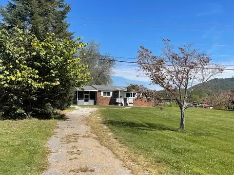 Exterior - 411 Ky-3085, Flat Lick, KY 40935 photo 3 of 7
