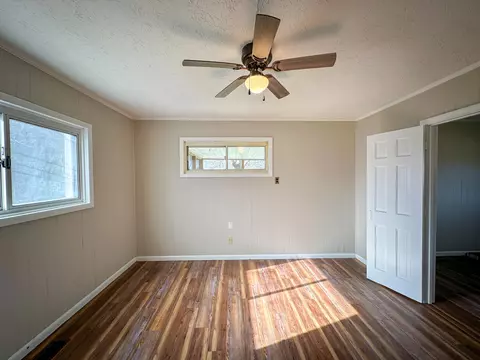 Bedroom - 411 Ky-3085, Flat Lick, KY 40935 photo 3 of 7