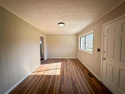 Living - 411 Ky-3085, Flat Lick, KY 40935 photo 4 of 5