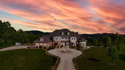 210 Reverend Bill Perkins Rd, Williamsburg, KY 40769