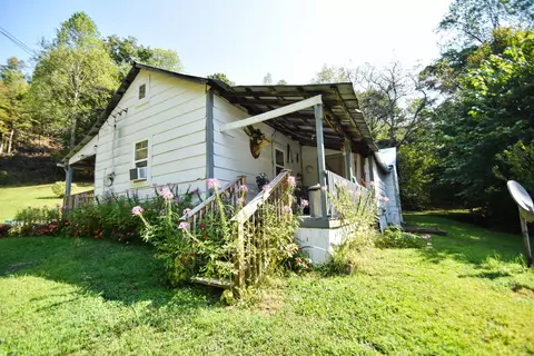 284 Happy Top Rd, Mckee, KY 40447