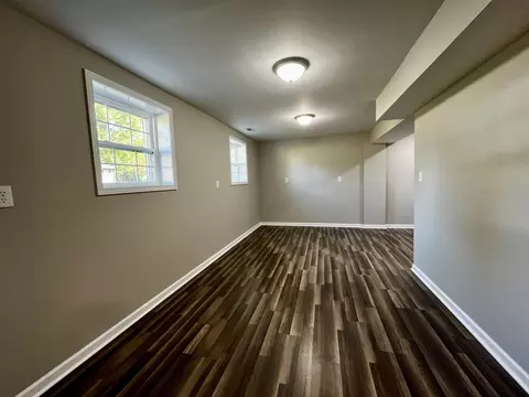 Living - 304 Pine Dr, Corbin, KY 40701 photo 5 of 6