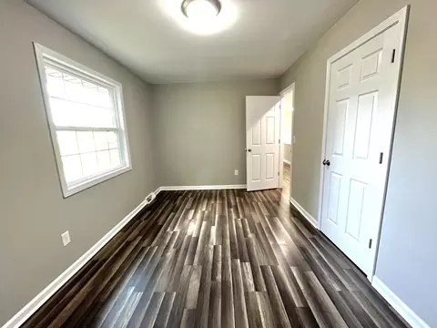 Bedroom - 304 Pine Dr, Corbin, KY 40701 photo 5 of 5