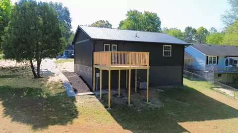 Exterior - 304 Pine Dr, Corbin, KY 40701 photo 2 of 3