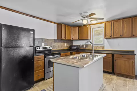 Kitchen - 4021 Ky 1094, Campton, KY 41301 photo 3 of 3
