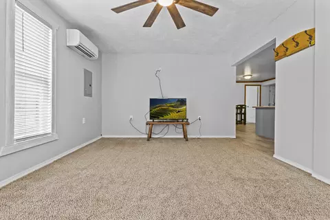 Living - 4021 Ky 1094, Campton, KY 41301 photo 1 of 1