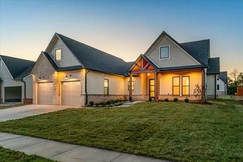 745 Azalea Ln, Versailles, KY 40383