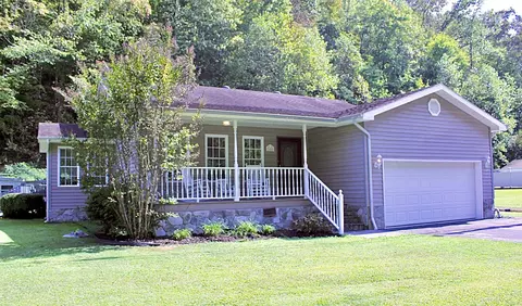 48 Amos Newsome Ln, Virgie, KY 41572