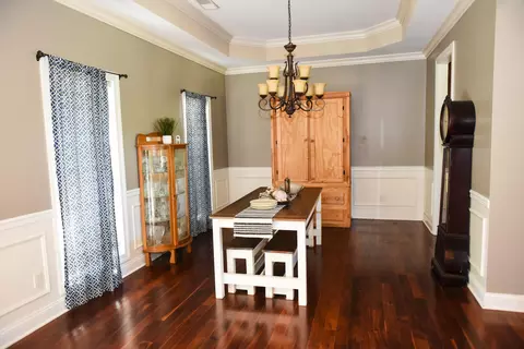 Dining - 210 Dry Branch Rd, Irvine, KY 40336 photo 1 of 1