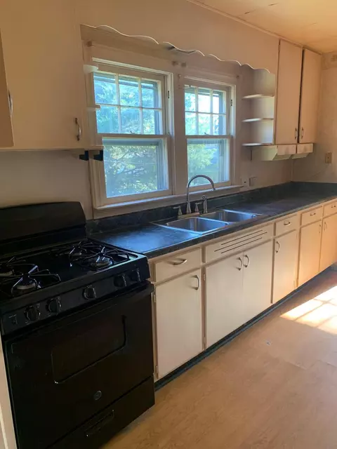 Kitchen - 408 N 410 N Beatty Ave, Corbin, KY 40701 photo 1 of 3