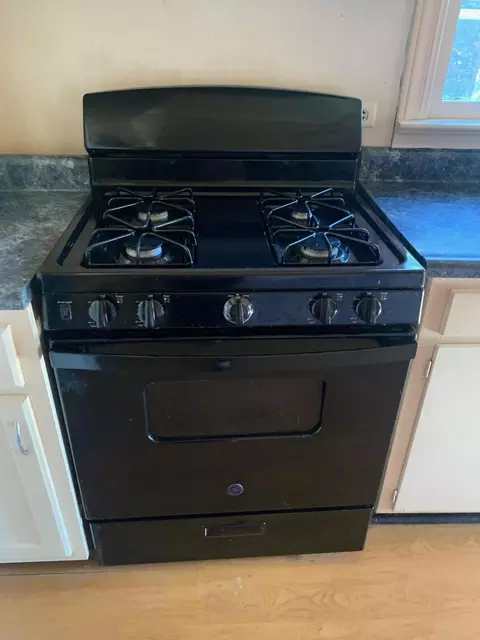 Kitchen - 408 N 410 N Beatty Ave, Corbin, KY 40701 photo 2 of 3