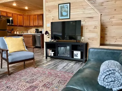 Living - 5 Boulder Way, Stanton, KY 40380 photo 2 of 3