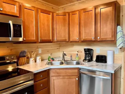 Kitchen - 5 Boulder Way, Stanton, KY 40380 photo 2 of 2