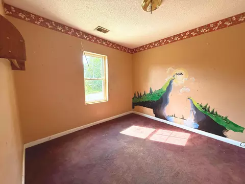 Bedroom - 504 W 3rd St, Corbin, KY 40701 photo 3 of 6