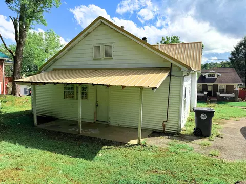 Exterior - 504 W 3rd St, Corbin, KY 40701 photo 6 of 6