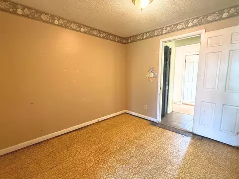 Bedroom - 504 W 3rd St, Corbin, KY 40701 photo 5 of 6