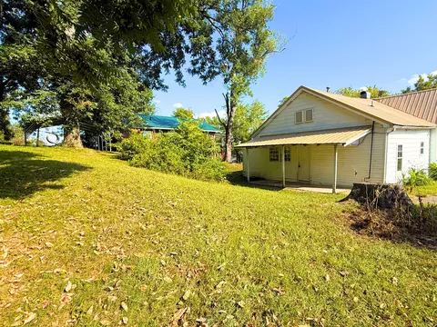 Exterior - 504 W 3rd St, Corbin, KY 40701 photo 2 of 6